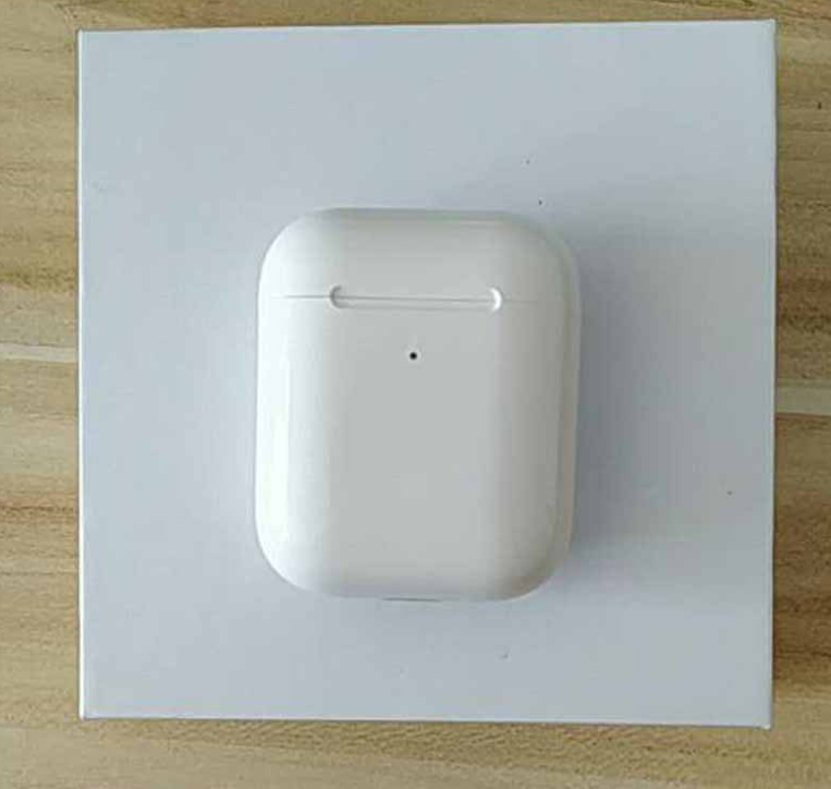 i80 TWS Wireless Bluetooth Earbuds.